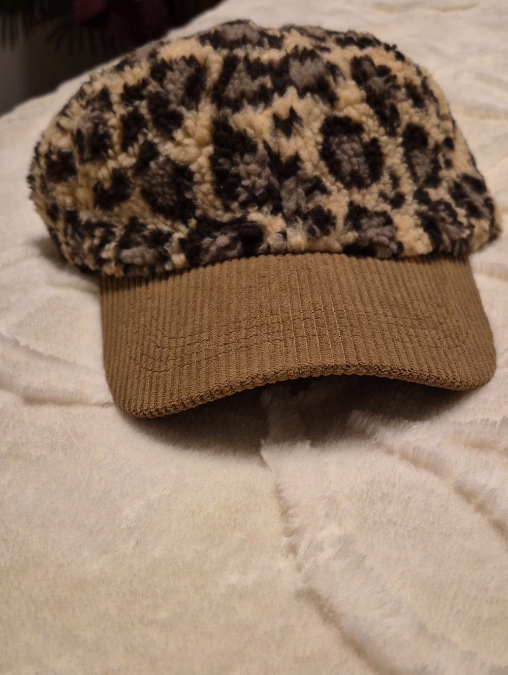 Kids Leopard Print Sherpa Cap - Tan Brim